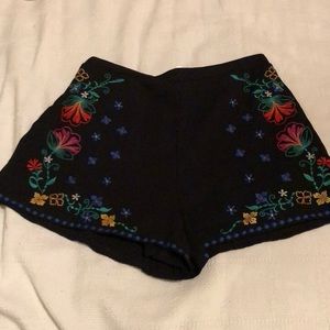 Cute flowy shorts with flower embroidery